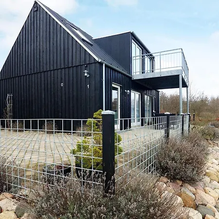 Ferienhaus Luxury Retreat By Sea